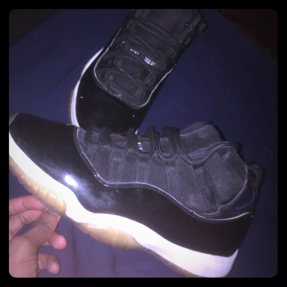 Jordan 11 “space jam”